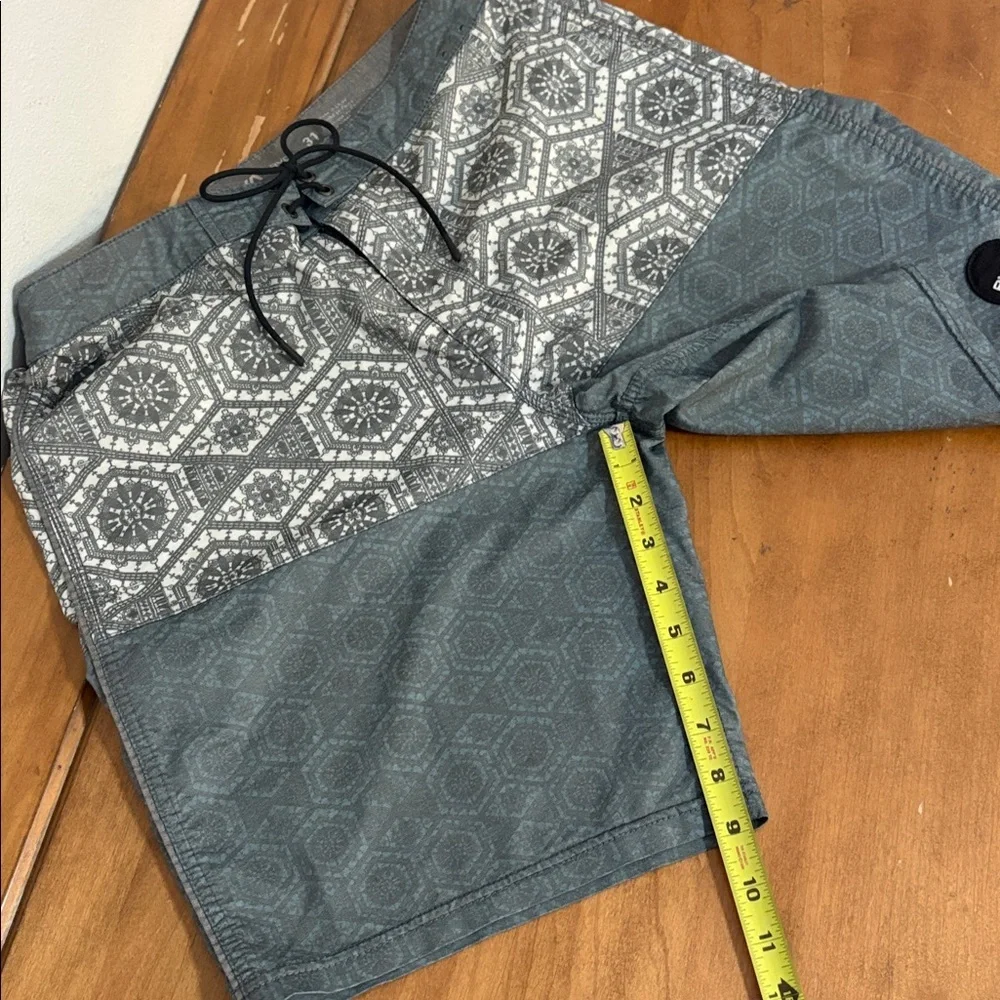 RVCA Men's Patterned Board Swim Shorts Size 31